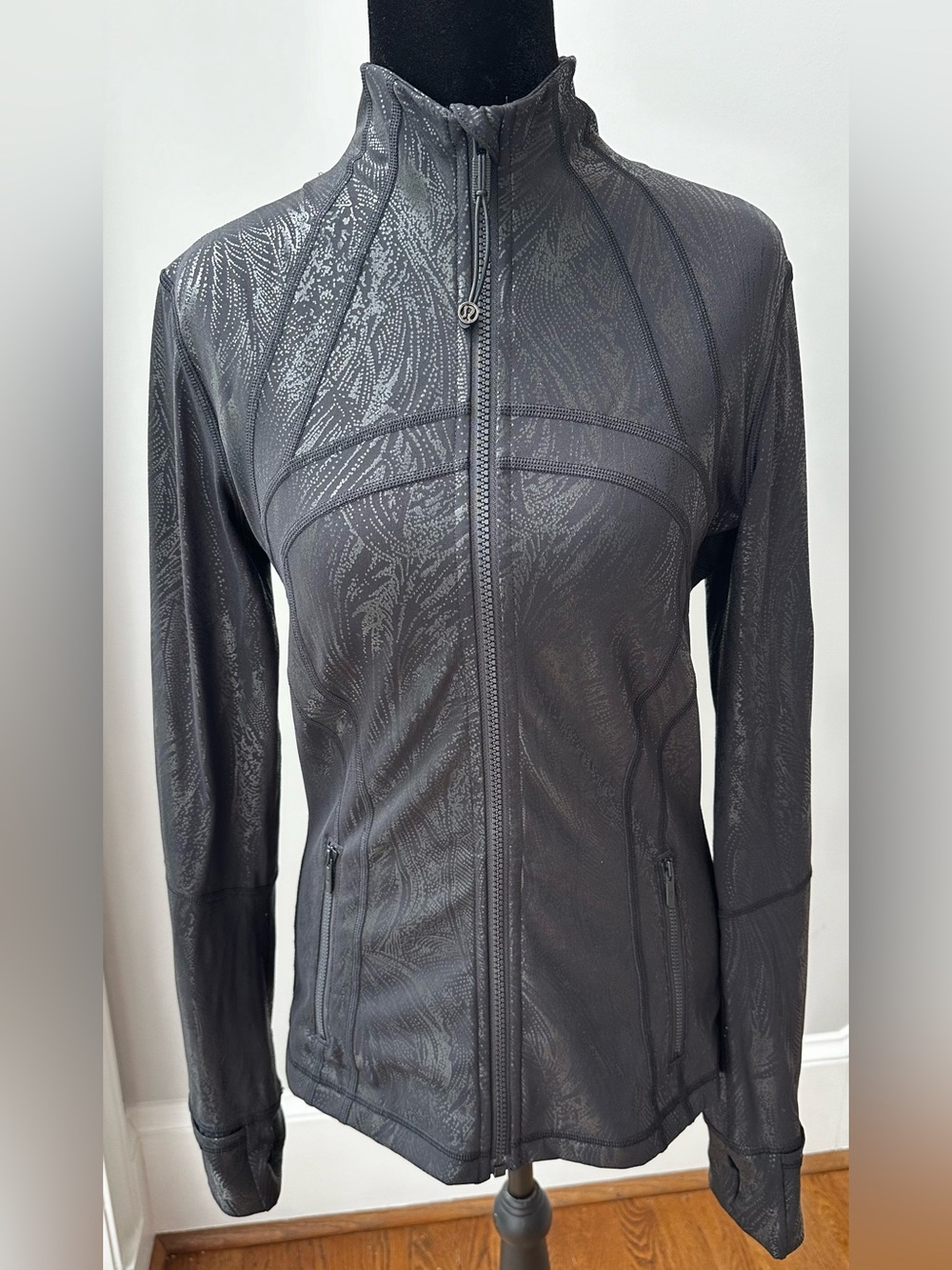 lululemon athletica Define Shine Women's Black Textured Zip Jacket Size 6